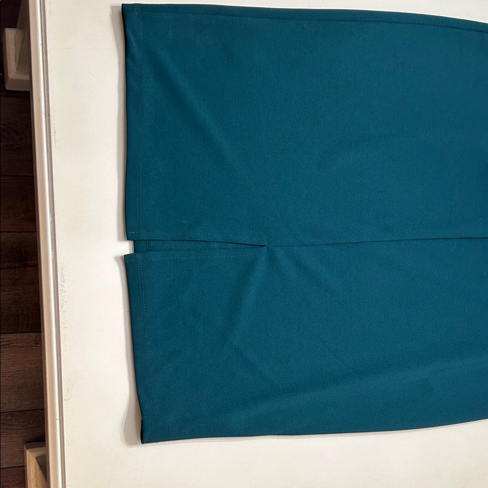 VENUS Dark Green Midi Dress - Picture 9 of 11